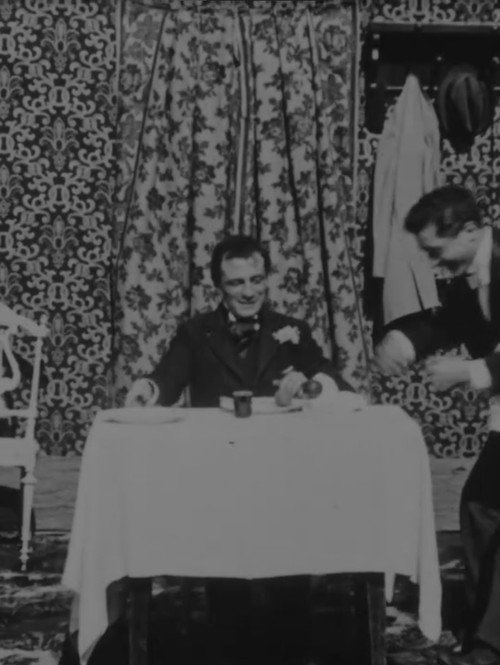 Fregoli al ristorante official trailer poster